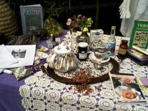 2017 04 08 Victorian table 1